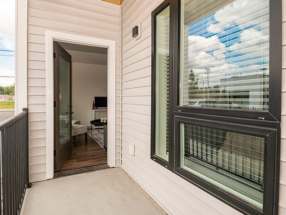 4th image of 203 Lowell St #302