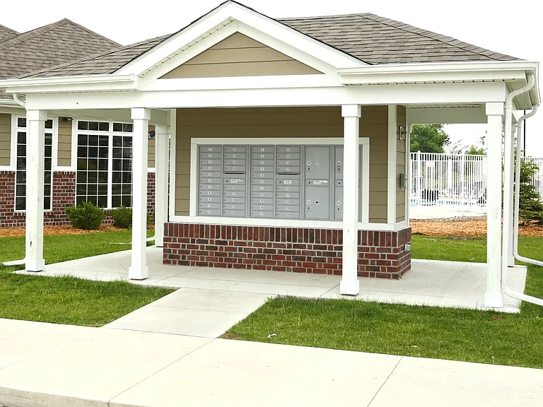 205 NE Hayes Dr — Photo 25