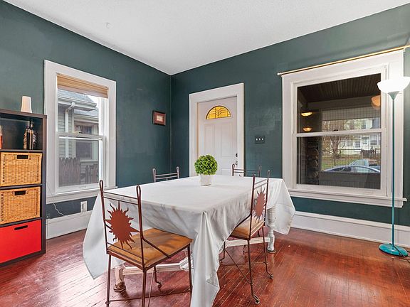 5th image of 2954 Newton Ave N