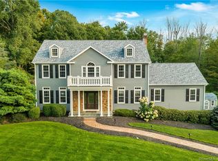 21 Village Green Ln, Monroe, CT 06468
