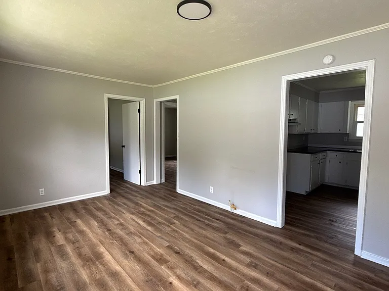 916 N Monroe Ave #2 — Photo 3