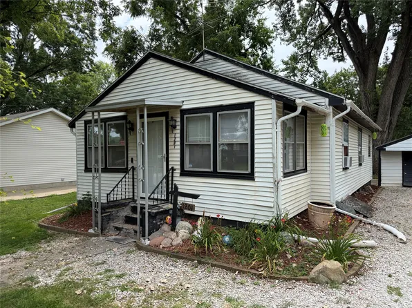 1201 E Kirkwood Ave, Des Moines, IA 50315