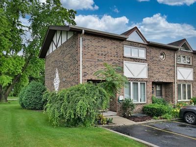 214 N West Ave APT 1, Elmhurst, IL, 60126