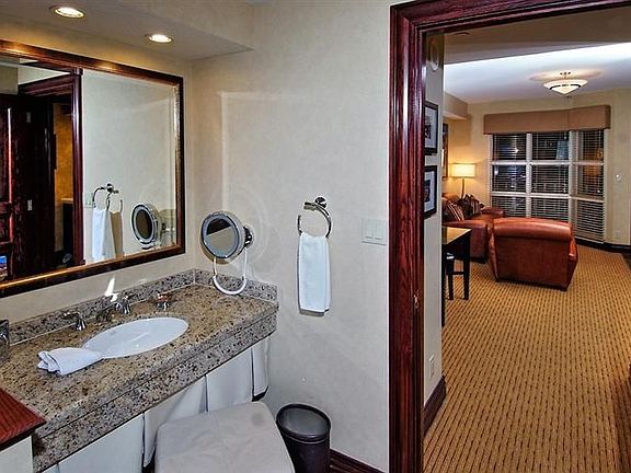 5th image of 26 Avondale Ln #207-H