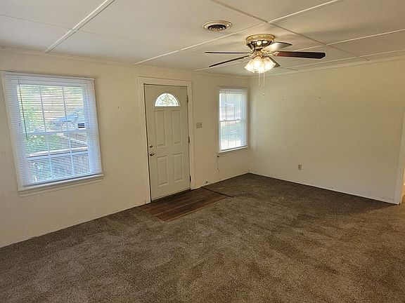 3rd image of 817 N William St