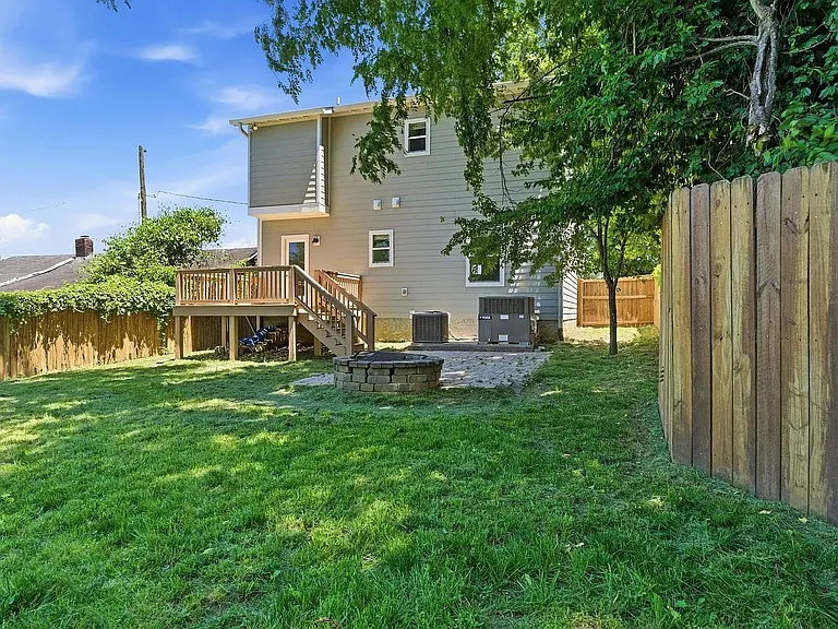 1224 Bessie Ave — Photo 24