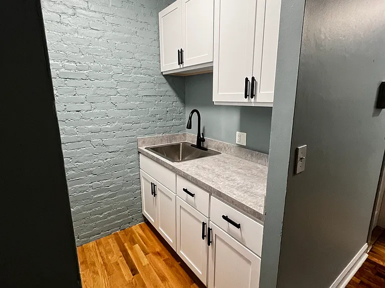 886 Huntington Ave. — Photo 75