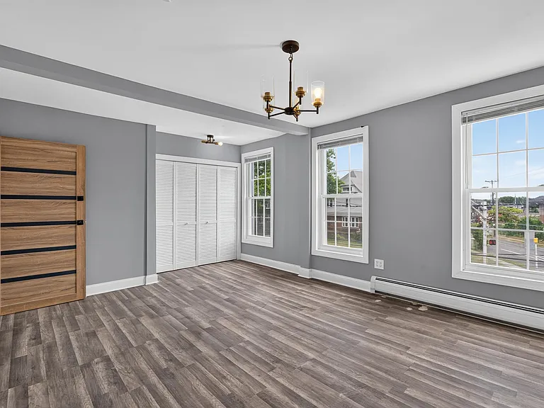 255 Kennedy Blvd — Photo 11