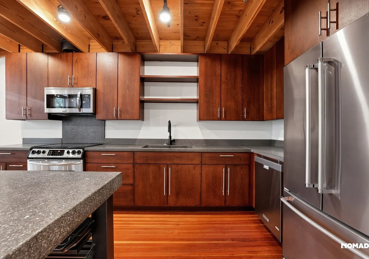 Huge Lofted Condo Overlooking Main Street — Photo 4