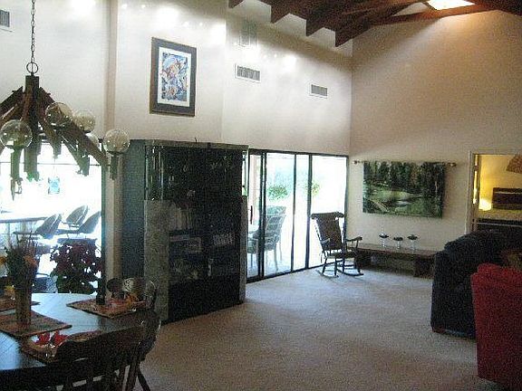 2nd image of 3026 Lakeview Blvd