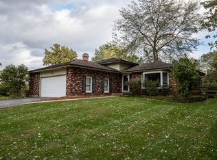 39W489 Hemlock Dr, St Charles, IL 60175
