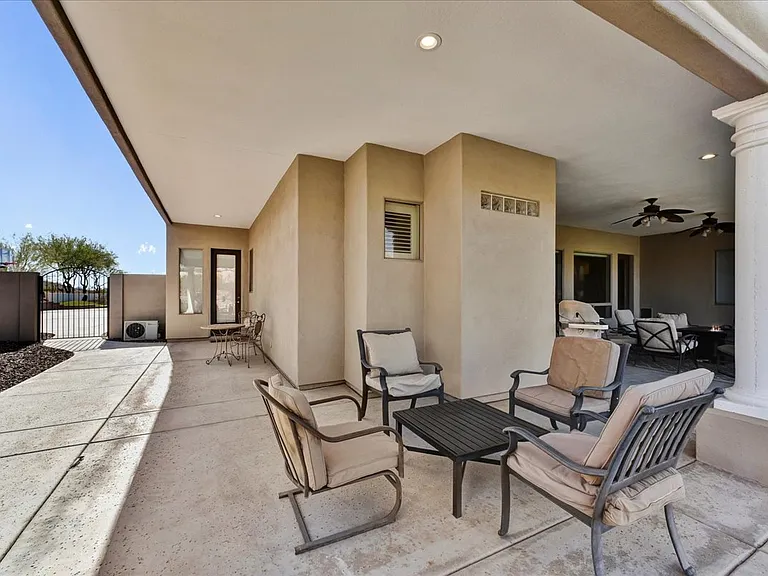 412 E Yearling Rd — Photo 31
