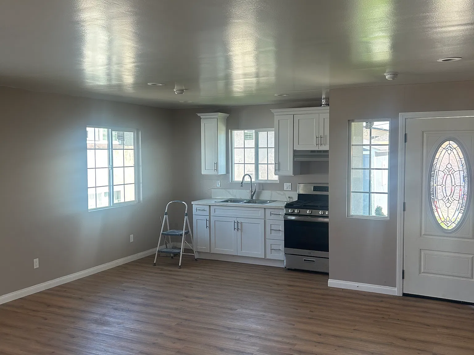 2 bed, 7000 sqft, $3,000 — Photo 3