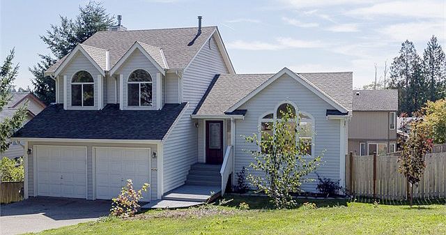 1st image of 4044 SE Conifer Park Dr