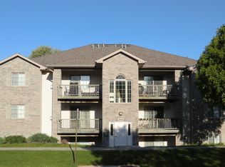 2884 Coral Ct APT 302, Coralville, IA 52241