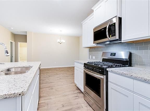 4th image of 1637 Reserve Dr