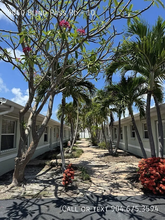 Charming One-bedroom home at Blind Pass Villas — Photo 1