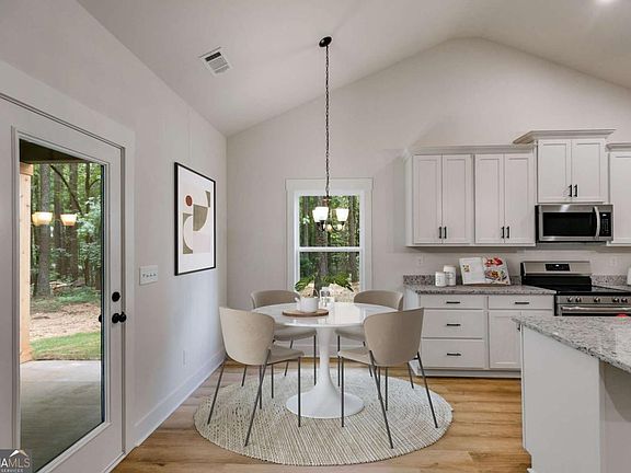 5th image of 57 Oak Grove Rd