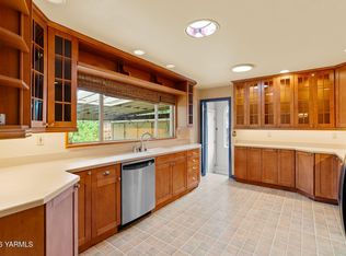 4211 Richey Rd, Yakima, WA 98908