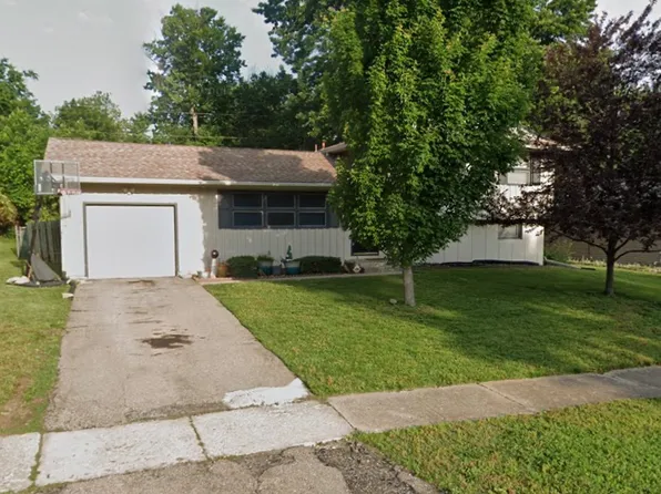 2737 SW McAlister Ave, Topeka, KS 66614