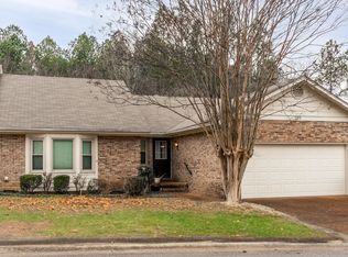 223 Hillsboro Cir, Florence, AL 35630