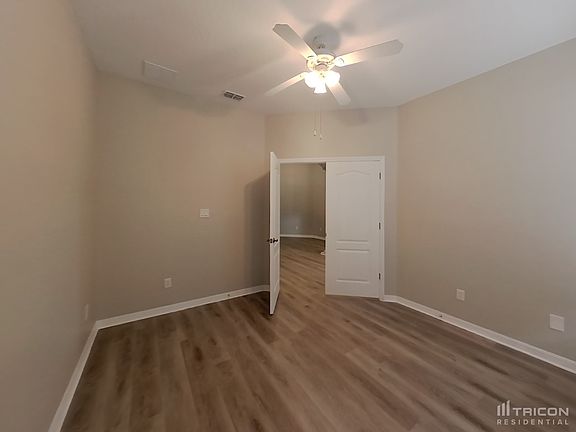 4th image of 36536 Grand Island Oaks Cir