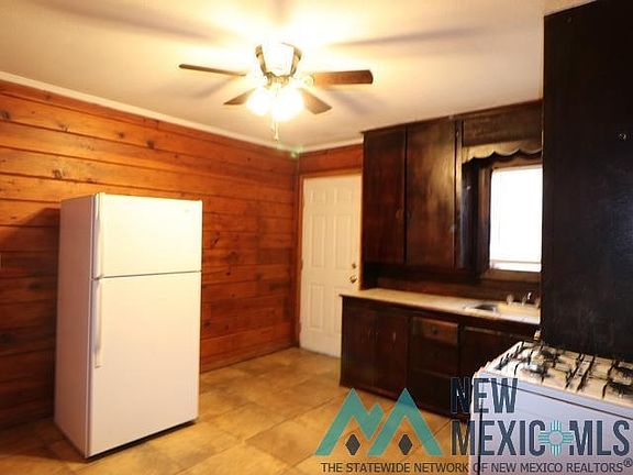 4th image of 703 Sheldon St