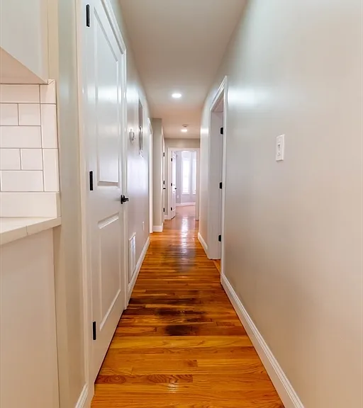 28-30 Chestnut Ave — Photo 4