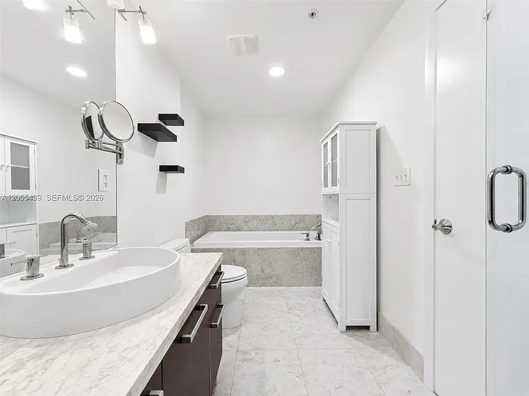 253 NE 2nd St #1804 — Photo 7