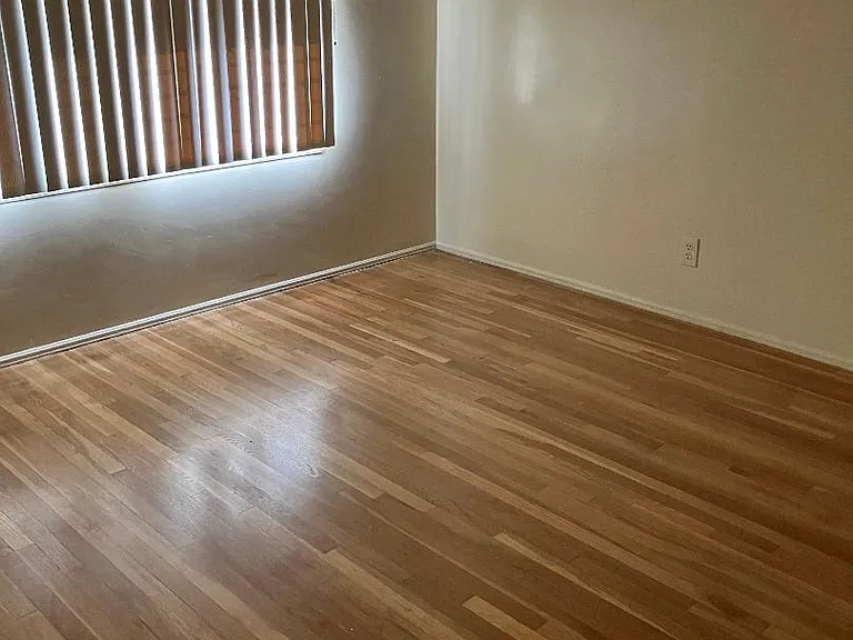 3637 S Victoria Ave #3637 — Photo 3