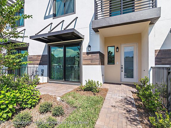 3rd image of 3860 Lambert Ave #3860