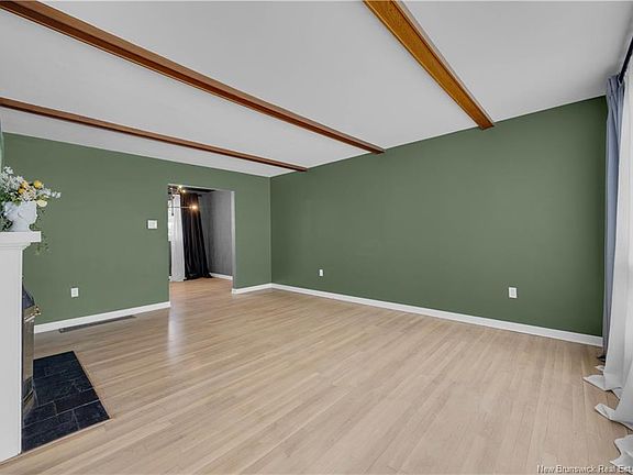 3rd image of 15 Forest Rd