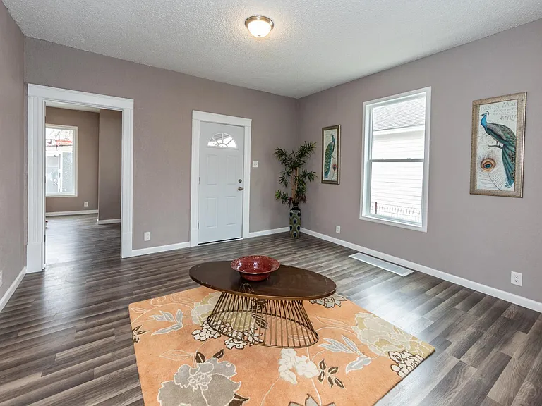 1223 Jackson St — Photo 5