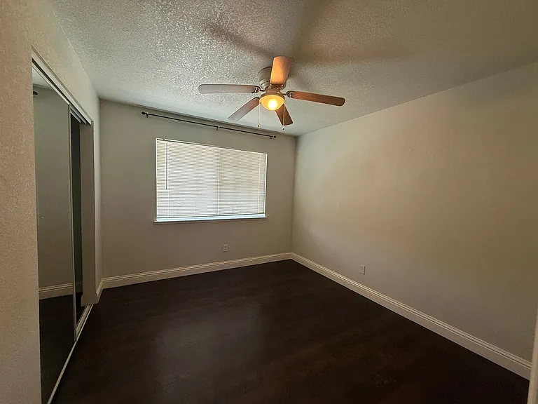 7400 Loma Verde Way — Photo 8
