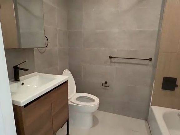 5th image of 355 E 194th St #3C
