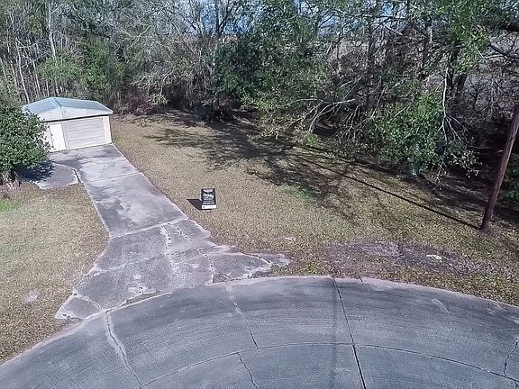 Overhead view of 211 Due Dr