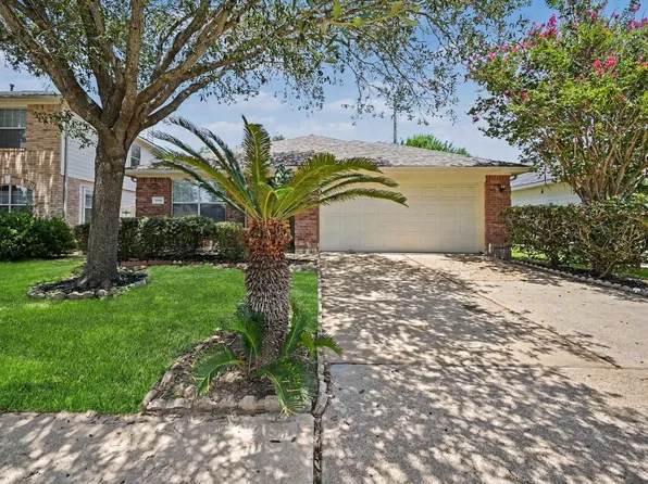 18806 S Wimbledon Dr, Katy, TX 77449