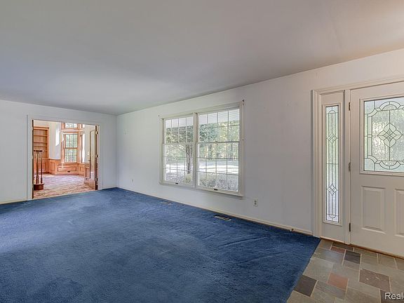 5th image of 9391 Allen Rd
