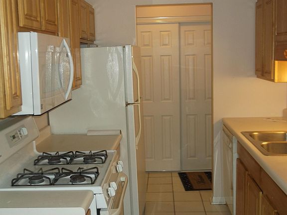 5th image of 555 Deepwoods Dr APT 1K
