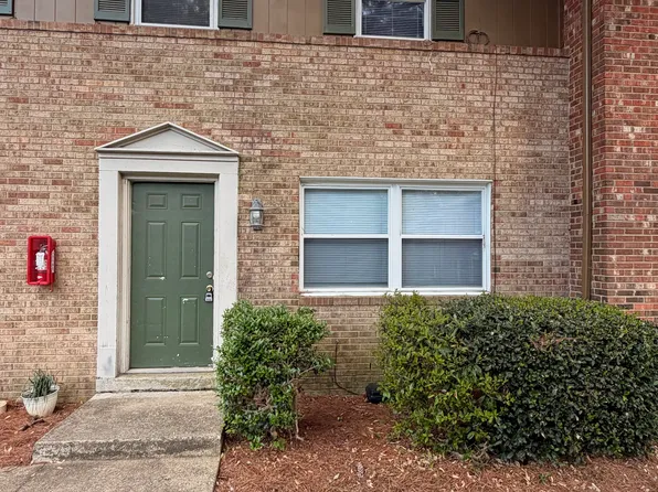 3919 Colony Sq #G, Greensboro, NC 27407