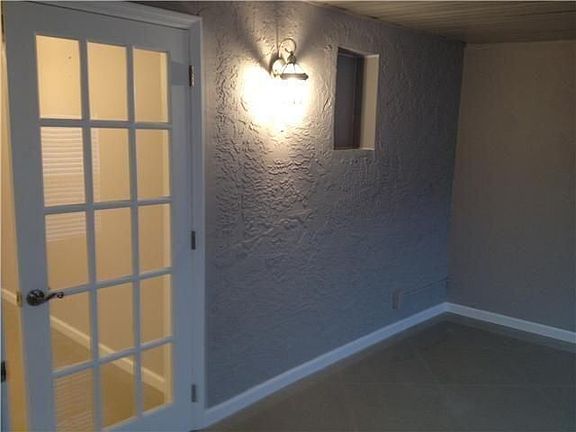 5th image of 2706 Peer Ln #176