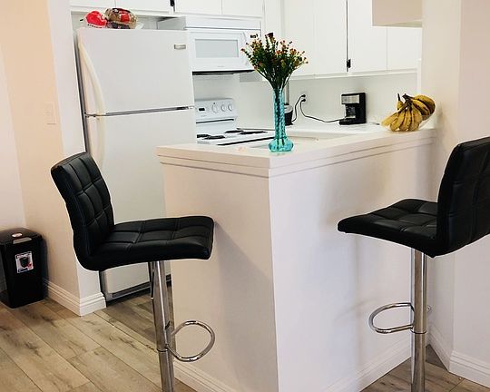 4th image of 20 29th Ave APT 203