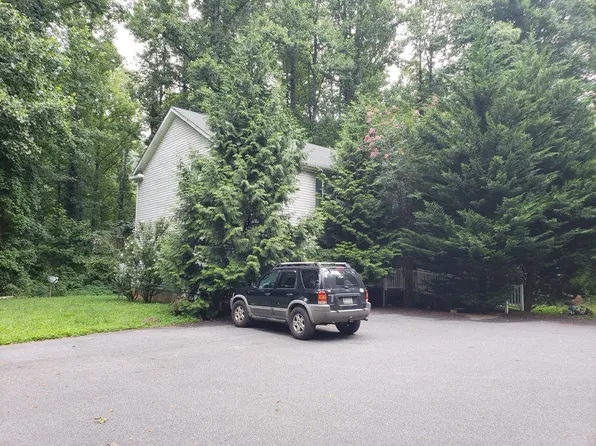 1669 E Cope Creek Rd #3, Sylva, NC 28779