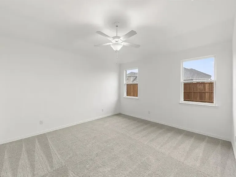 1825 Plymouth Dr — Photo 15
