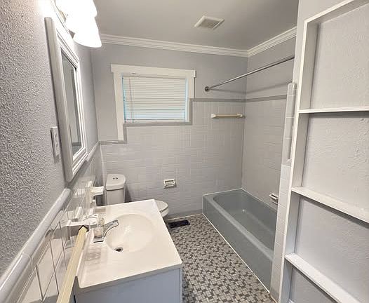 5th image of 441 Meadowbrook Dr