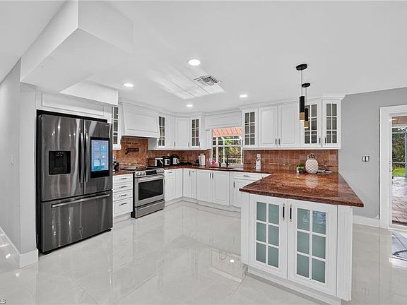 3rd image of 6255 Cedar Tree LN