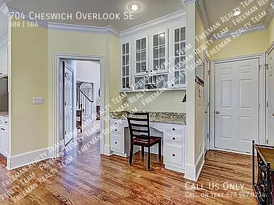 5th image of 704 Cheswich Overlook Se