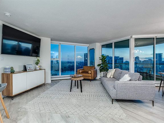 3rd image of 1009 Expo Blvd #3503