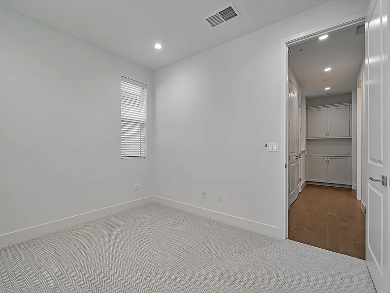 1010 Sinopia Ter — Photo 46