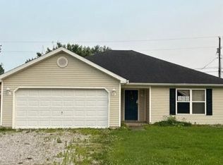 615 9th St, Grandview, IN 47615